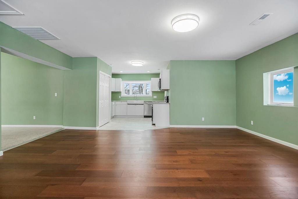 108 E Cass Street — photo 8