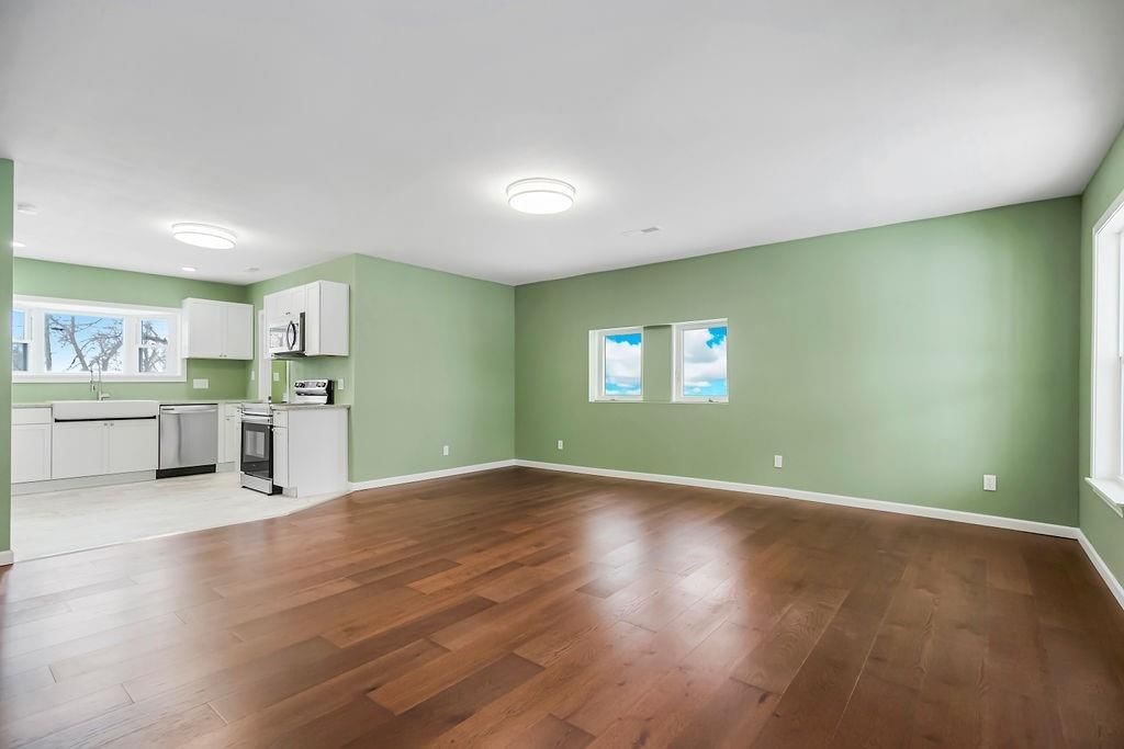 108 E Cass Street — photo 9