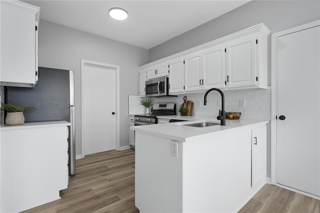 15115 W 147th Terrace — photo 7