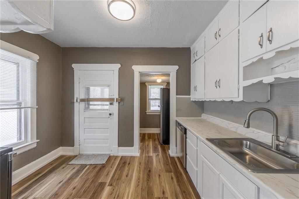 1025 S PLEASANT Street — photo 8