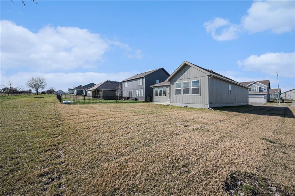 2101 SW Rutherford Drive — photo 25