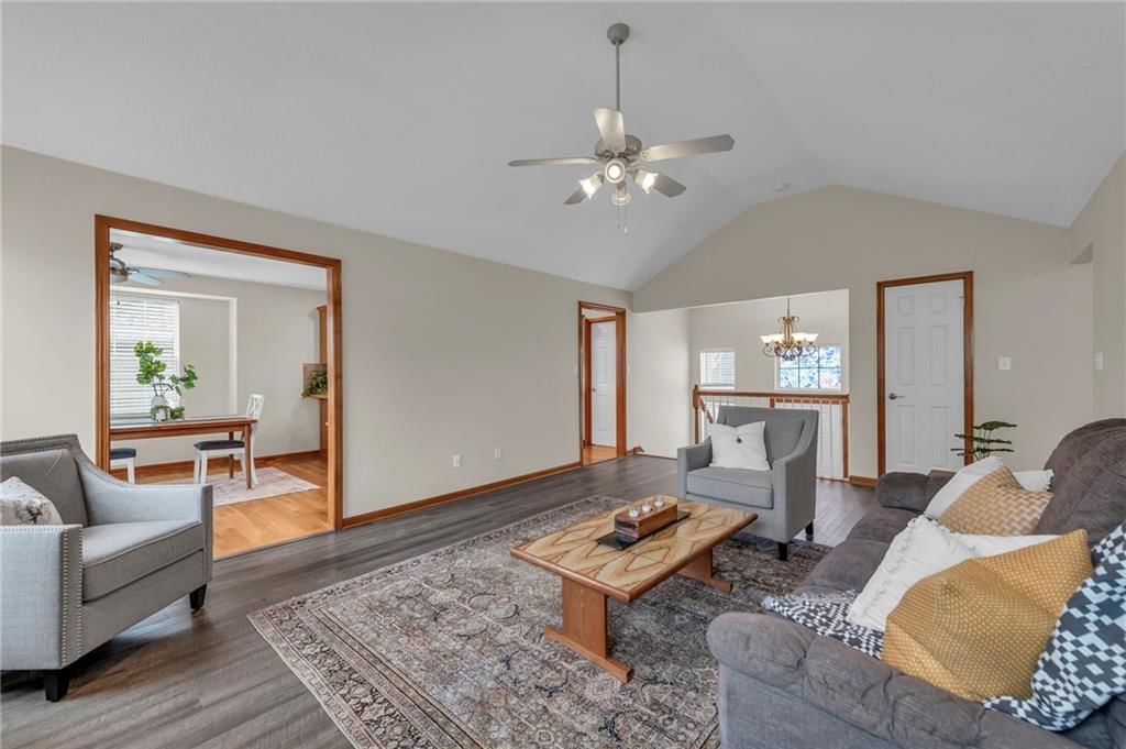1129 SE Scenic Drive — photo 5