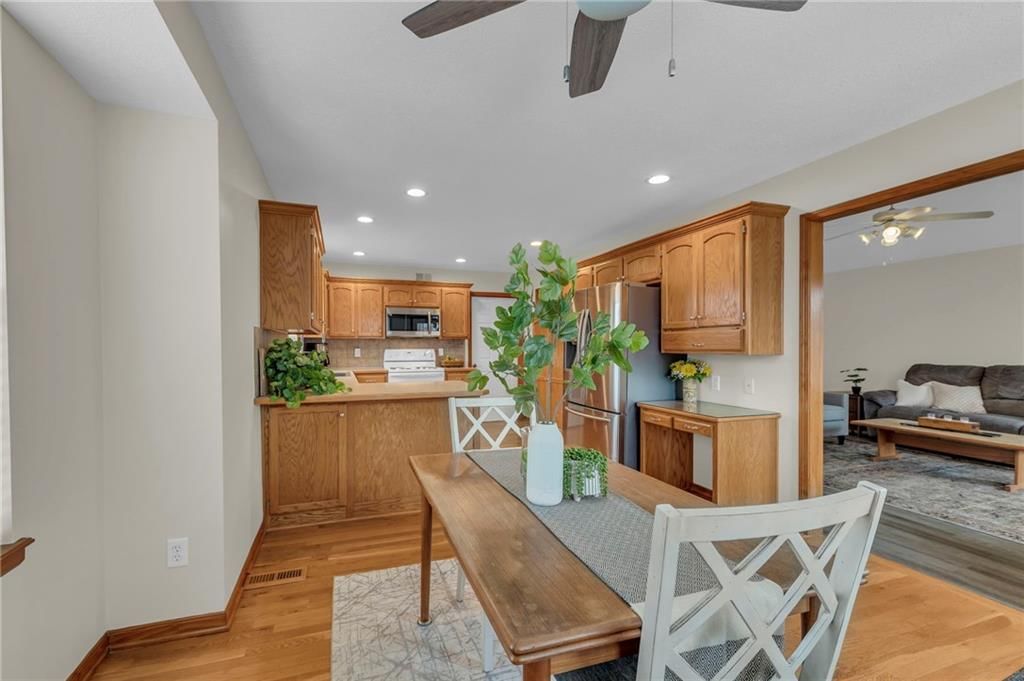1129 SE Scenic Drive — photo 9
