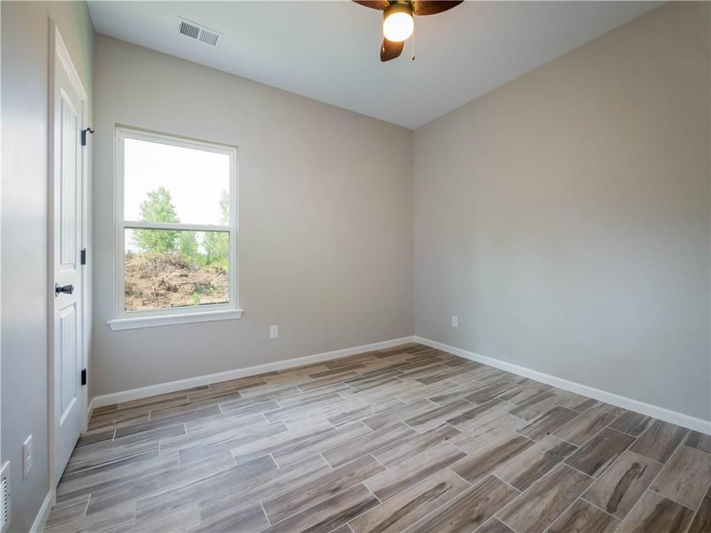 1302 NE White Oaks Lane — photo 12