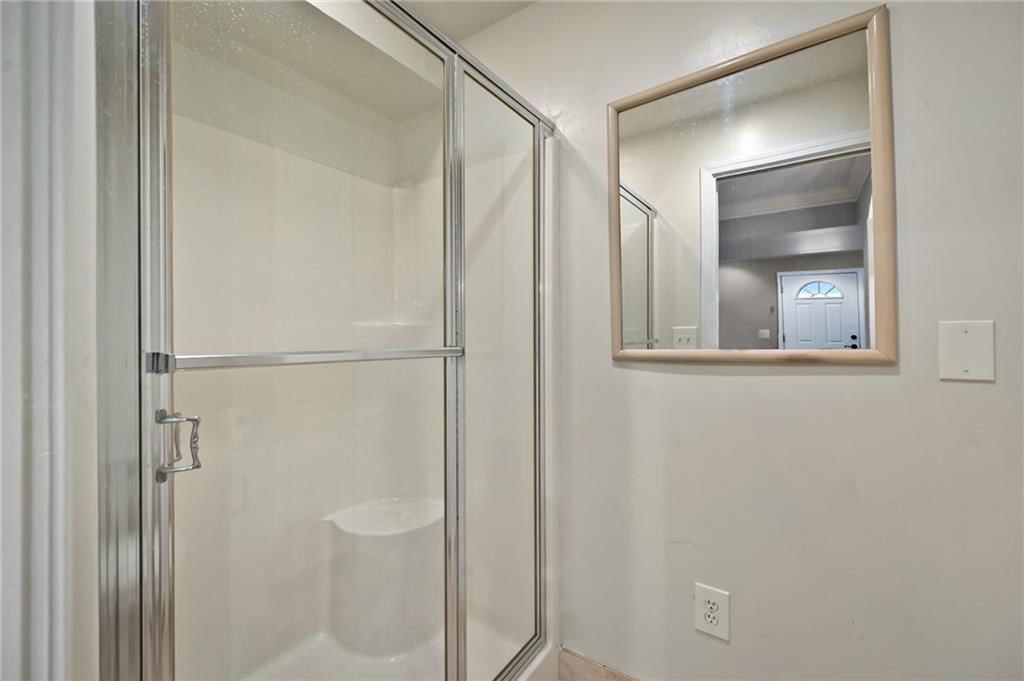 4909 Bell Street — photo 26