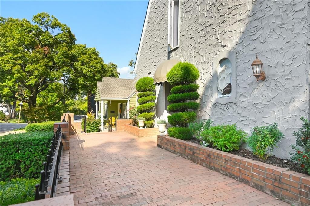 4909 Bell Street — photo 30
