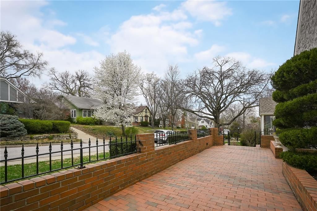 4909 Bell Street — photo 31