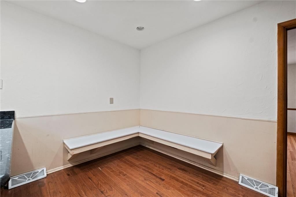 1003 W 85th Terrace — photo 13