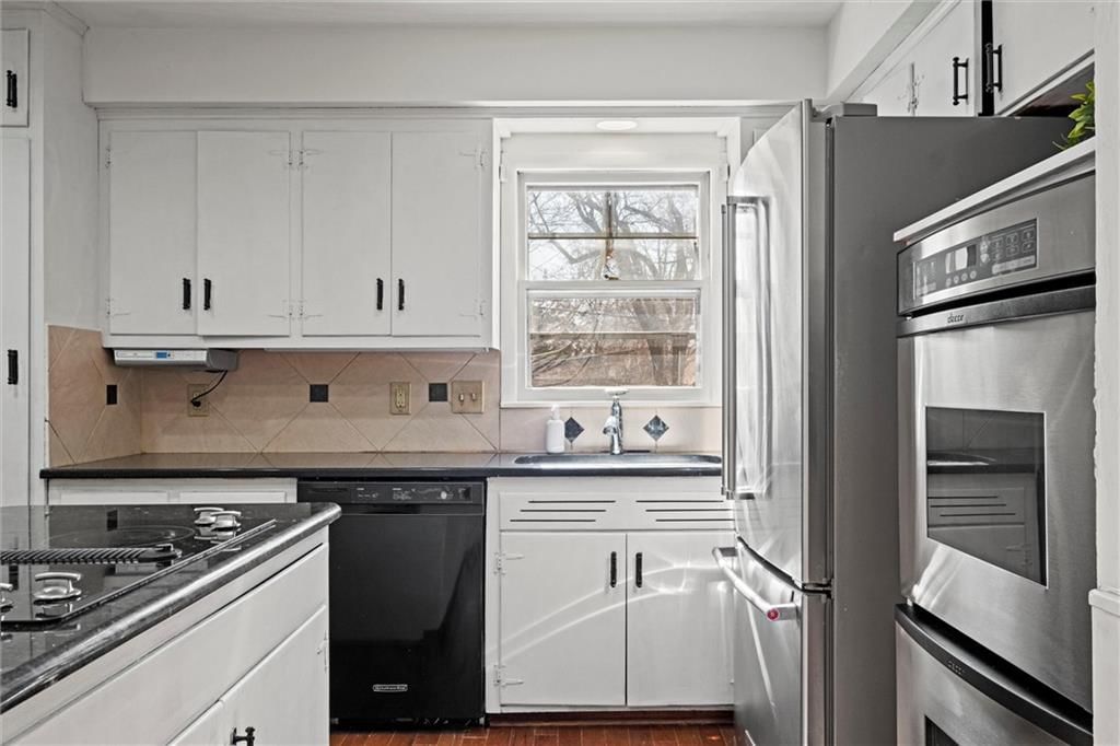 1003 W 85th Terrace — photo 15