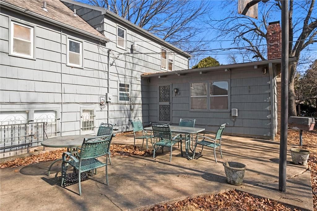 1003 W 85th Terrace — photo 33