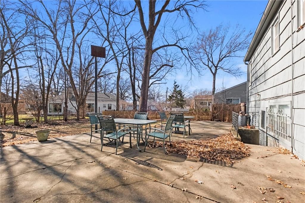 1003 W 85th Terrace — photo 34