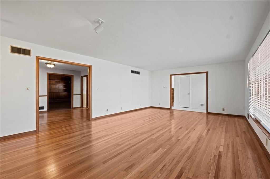 1003 W 85th Terrace — photo 5
