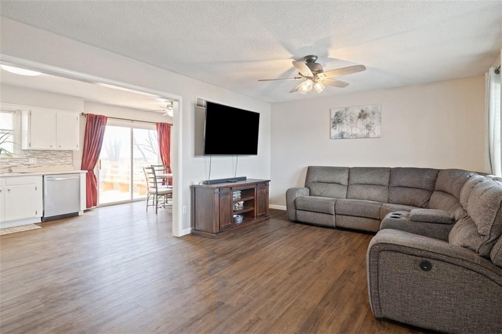2103 SE AUSTIN Street — photo 3