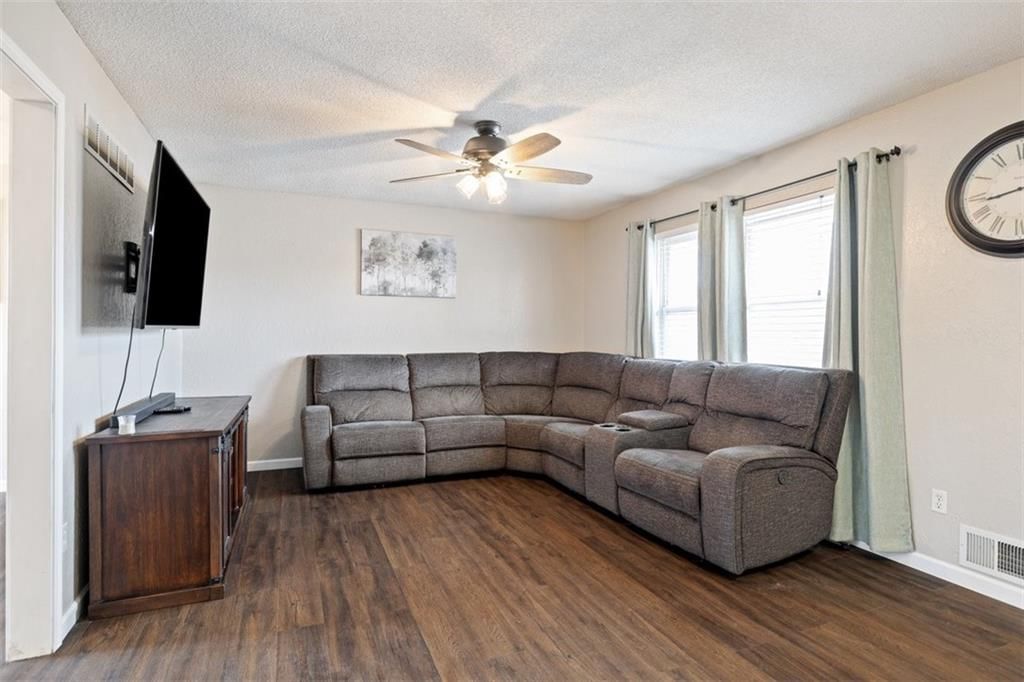2103 SE AUSTIN Street — photo 4