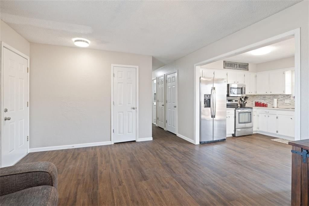 2103 SE AUSTIN Street — photo 5