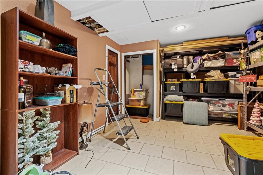 8901 Stillhouse Road — photo 37