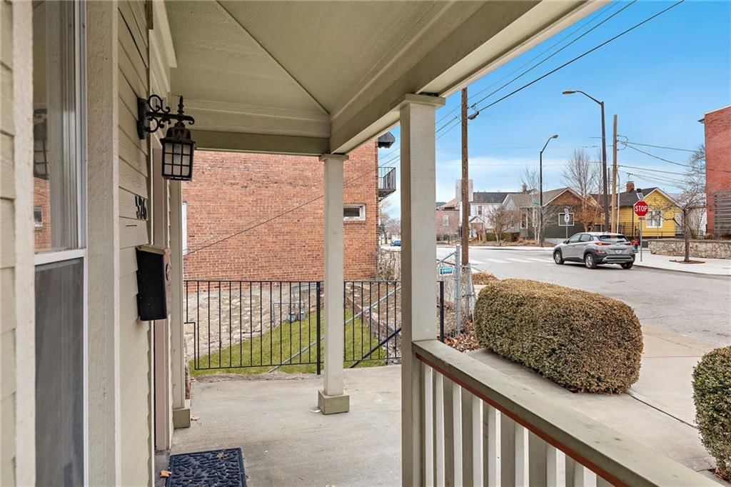 526 Troost Avenue — photo 3