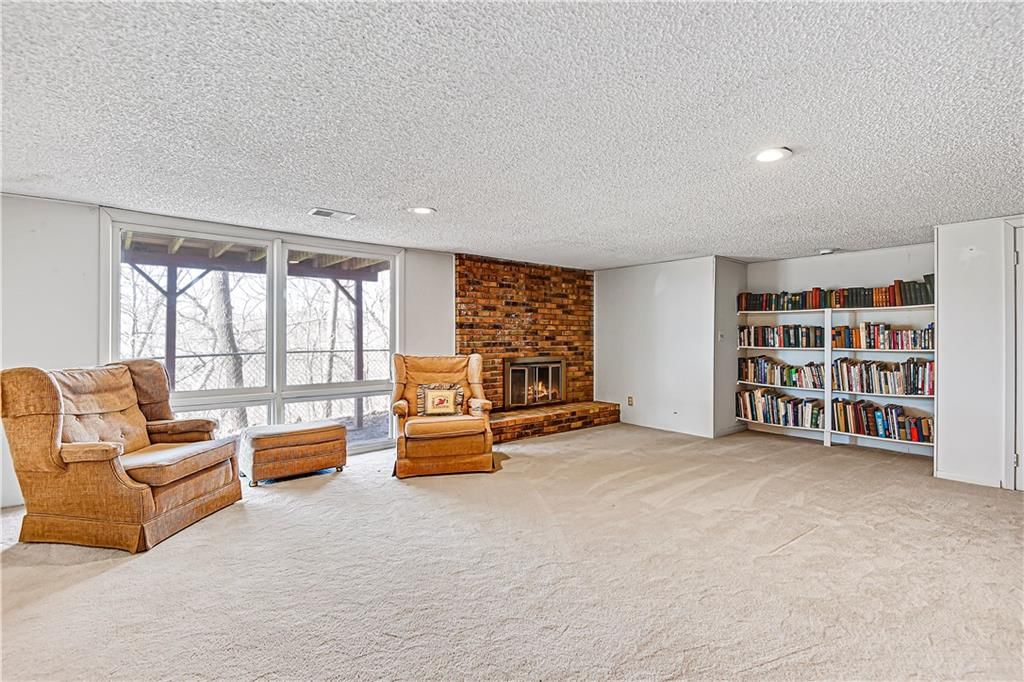 704 Lake Forest Drive — photo 29