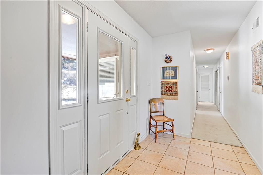 704 Lake Forest Drive — photo 5