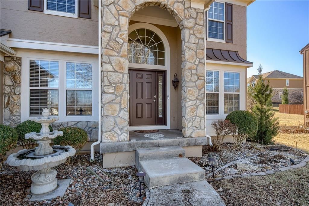 7829 W 158th Street — photo 2