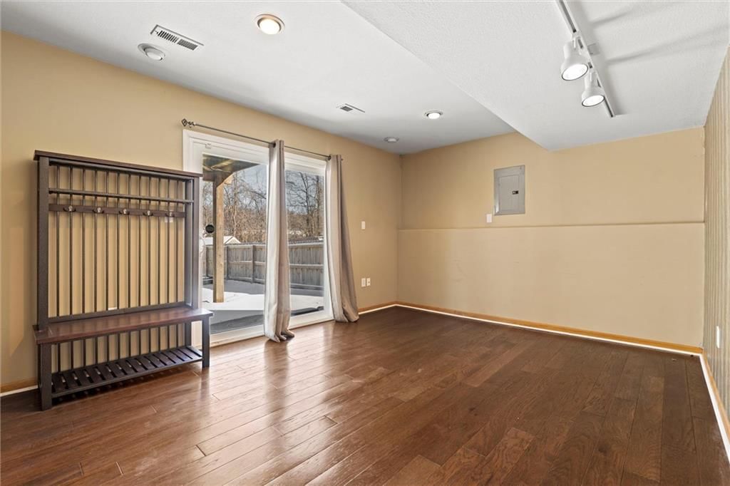 1462 NW Foxboro Road — photo 17