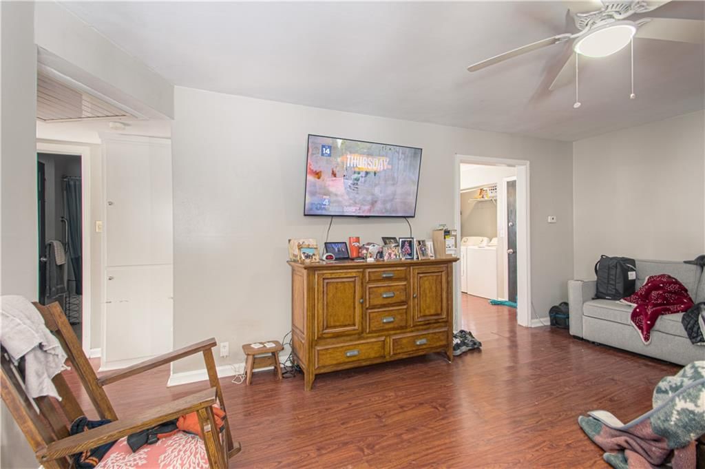 2200 S 47th Street — photo 9