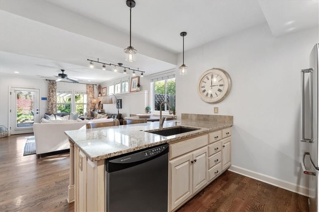 12819 Woodland Avenue — photo 43