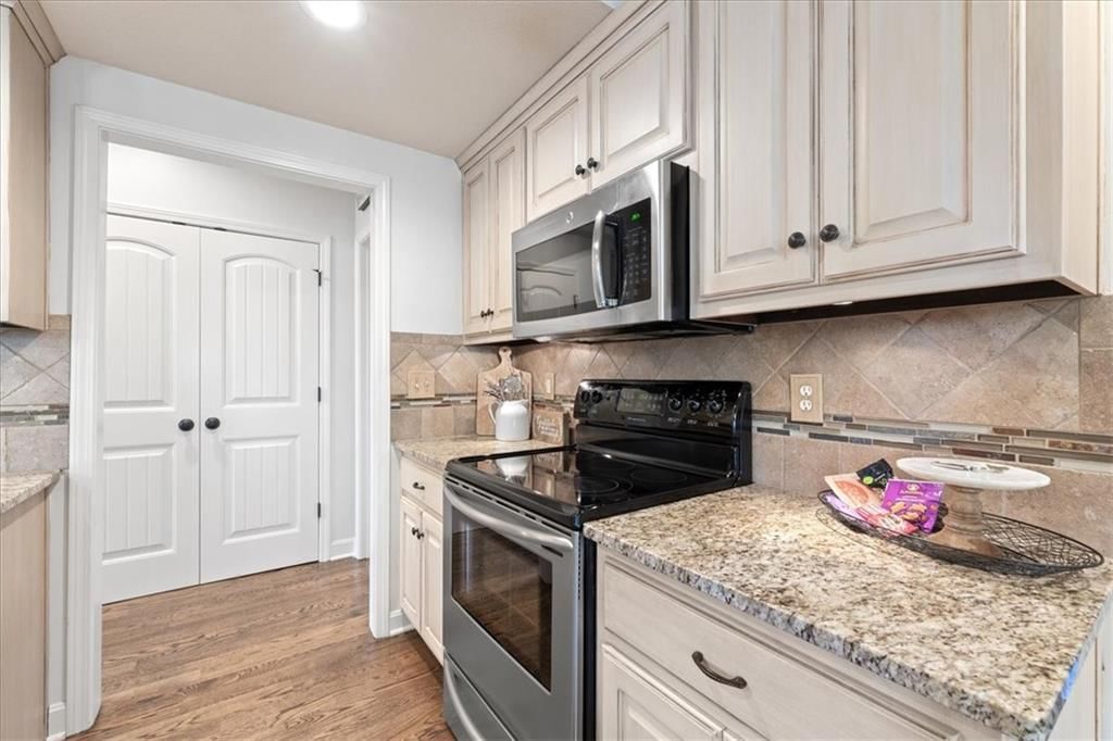 12819 Woodland Avenue — photo 44