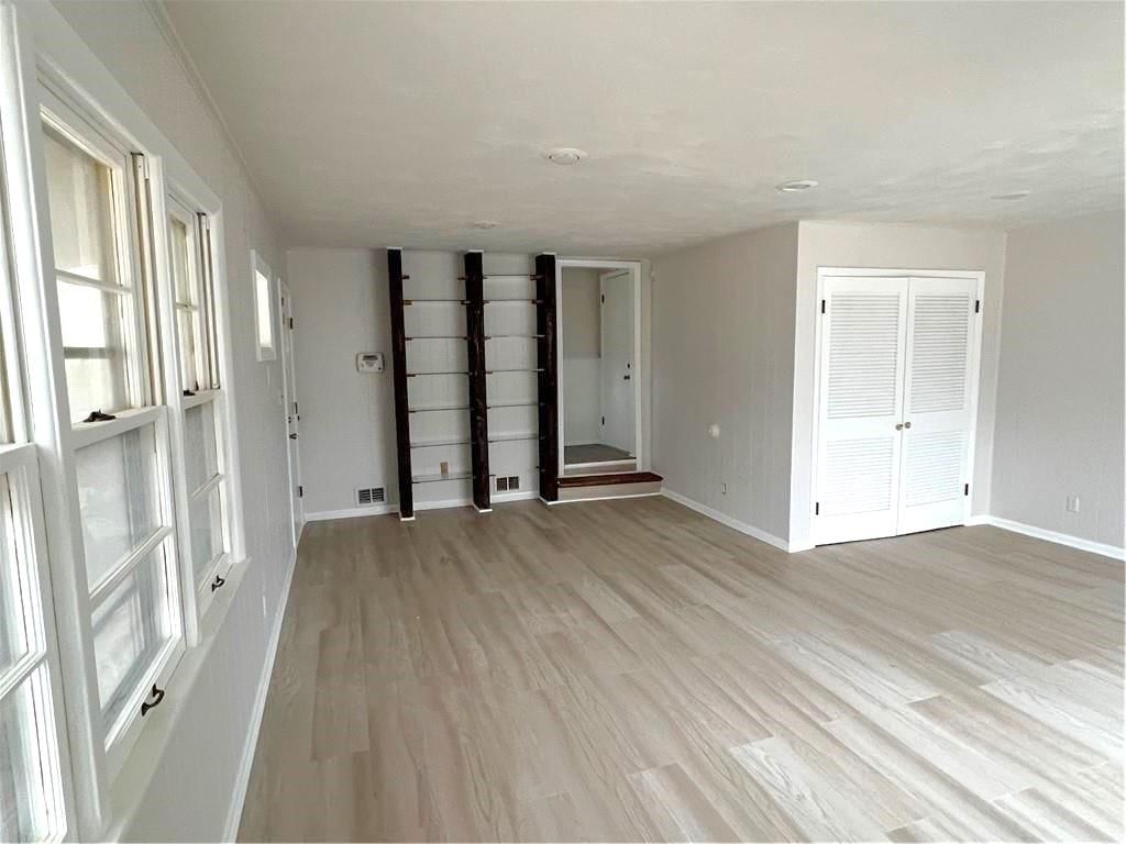 800 E 75th Terrace — photo 9