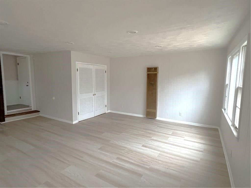 800 E 75th Terrace — photo 10