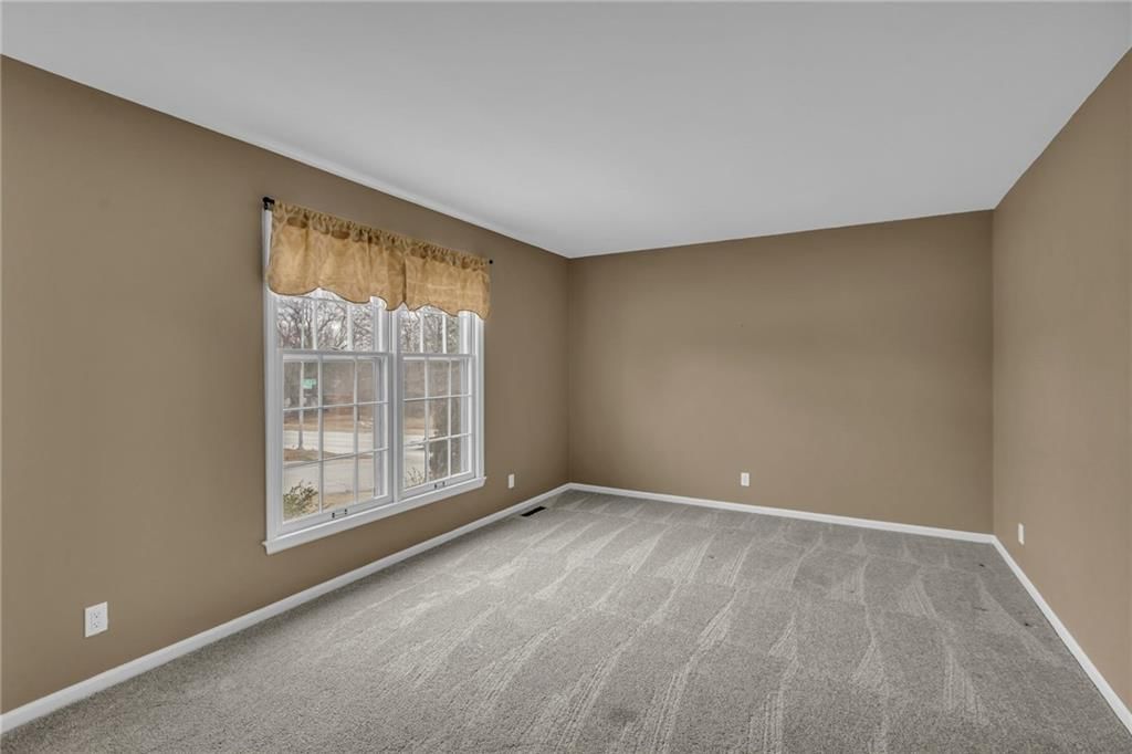 655 E 115th Terrace — photo 7