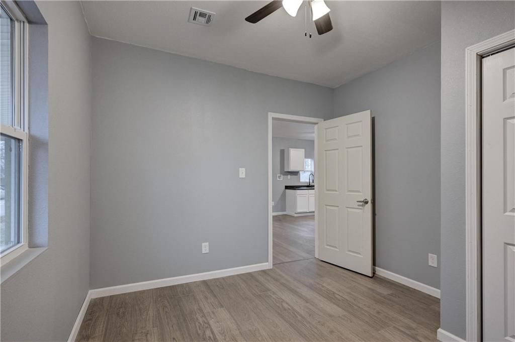 326 N Magnolia Street — photo 32