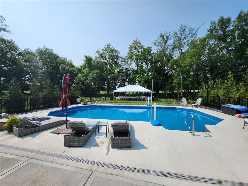 525 South Shore Drive — photo 4