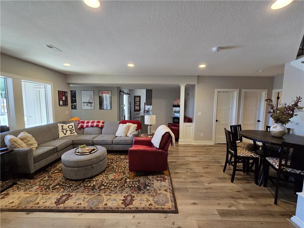 525 South Shore Drive — photo 8