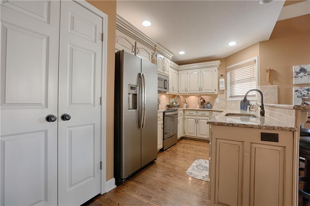 7702 W 149th Street — photo 12