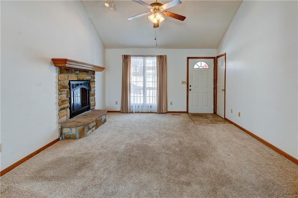 506 Santa Fe Drive — photo 2