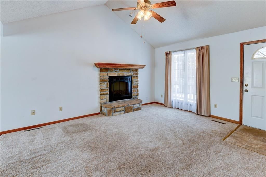 506 Santa Fe Drive — photo 3