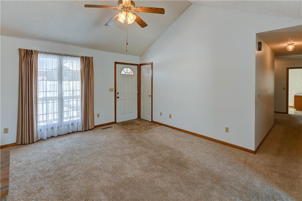 506 Santa Fe Drive — photo 4