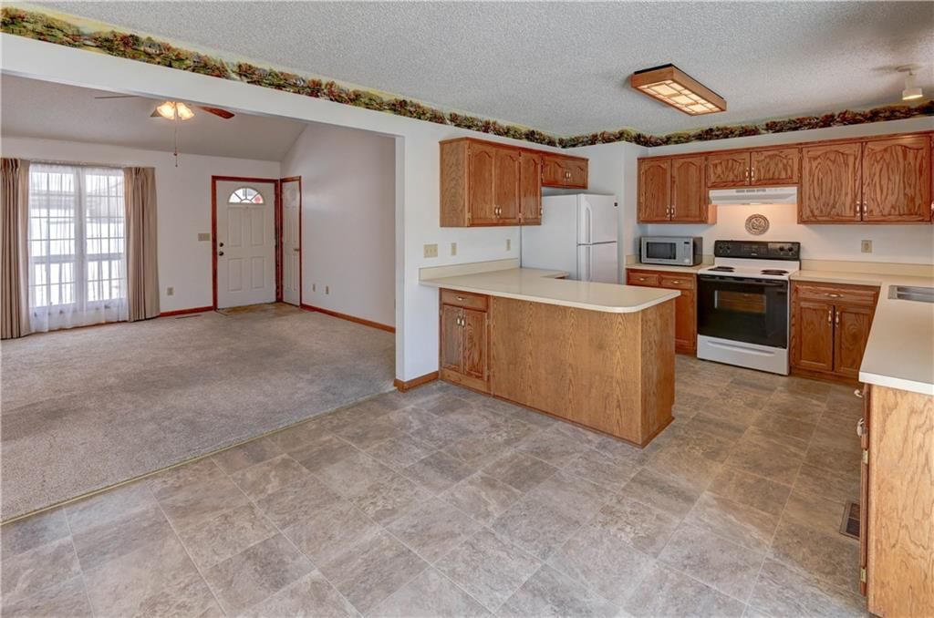 506 Santa Fe Drive — photo 9