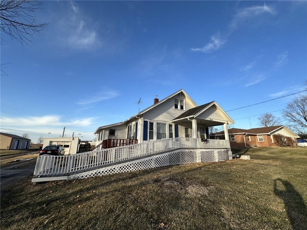 824 W 8th Street — photo 4