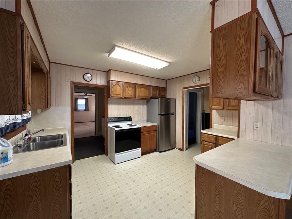 824 W 8th Street — photo 6