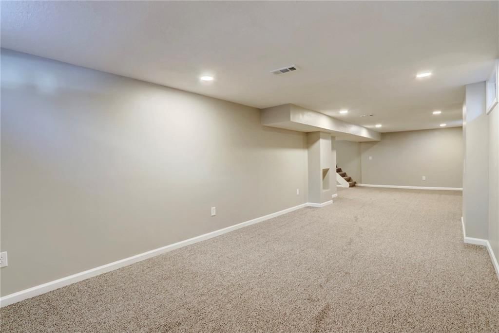 3209 S Vermont Avenue — photo 12