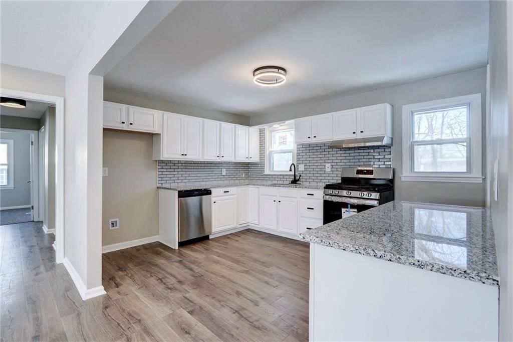 3209 S Vermont Avenue — photo 5