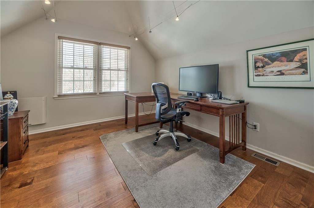 11323 Hemlock Street — photo 38