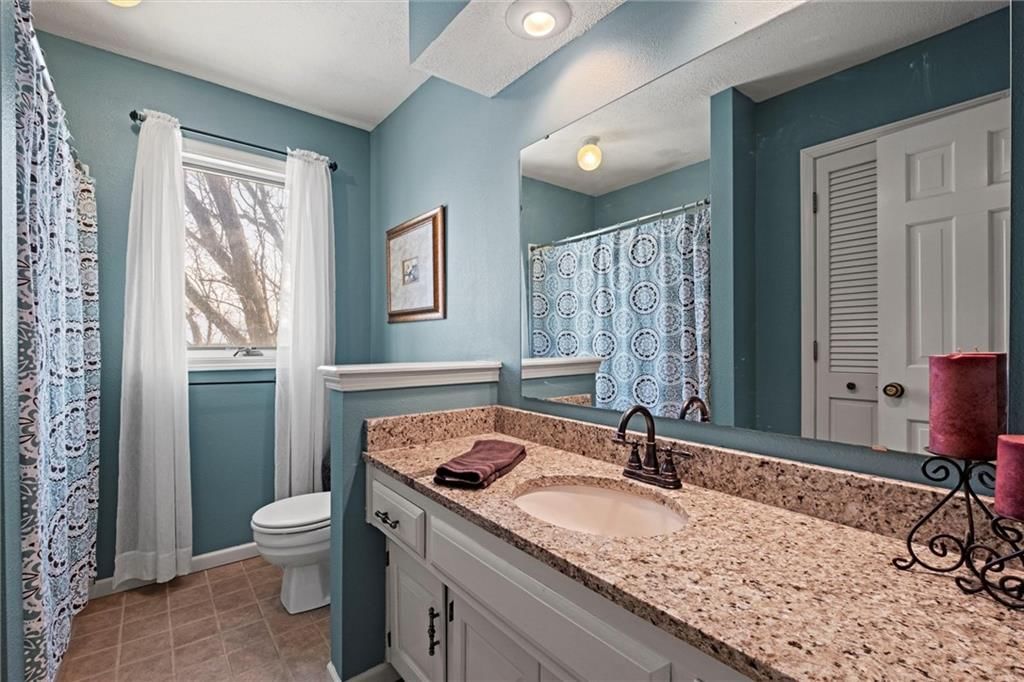 1318 E Meadow Lane — photo 29