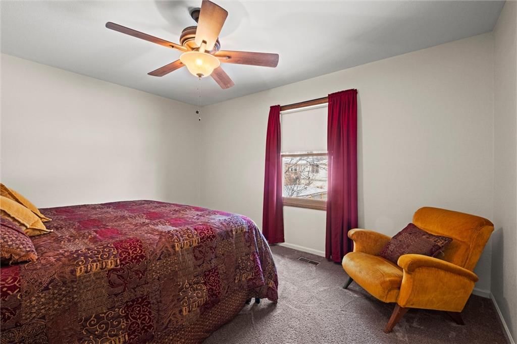 1318 E Meadow Lane — photo 30