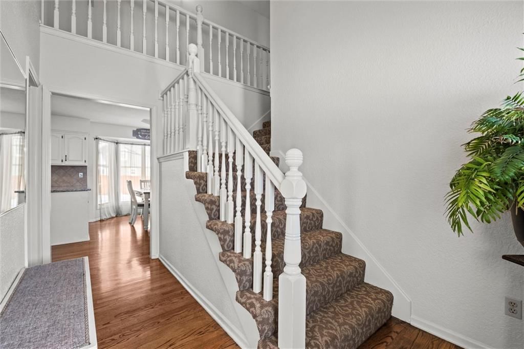 1318 E Meadow Lane — photo 5