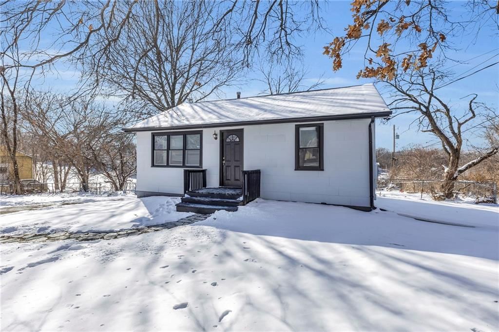 5040 N Beacon Avenue — photo 2