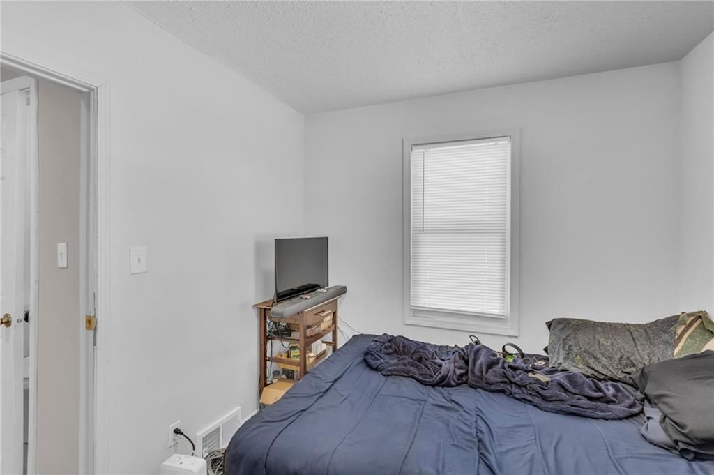 5040 N Beacon Avenue — photo 16