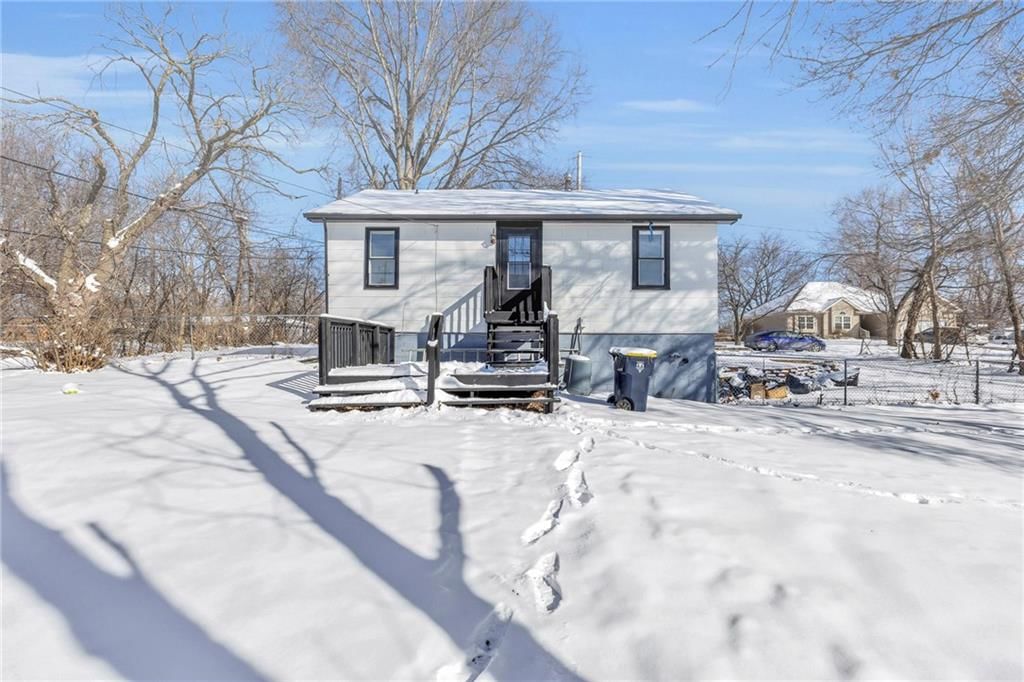 5040 N Beacon Avenue — photo 26